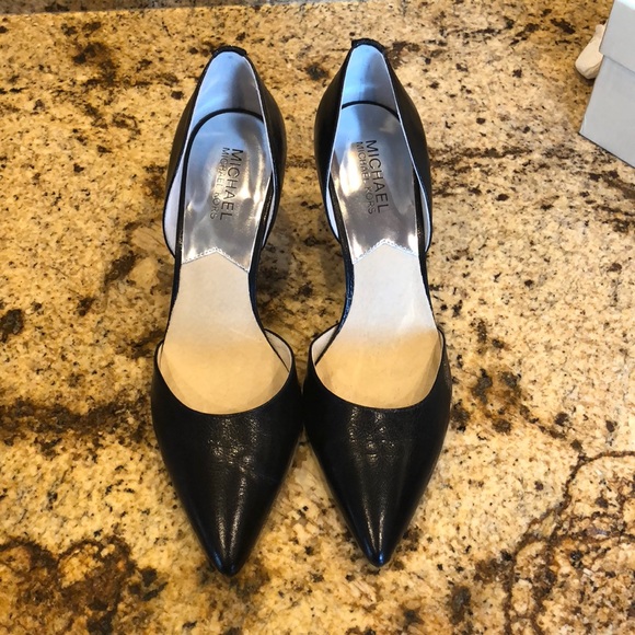 Michael Kors - Picture 2 of 3